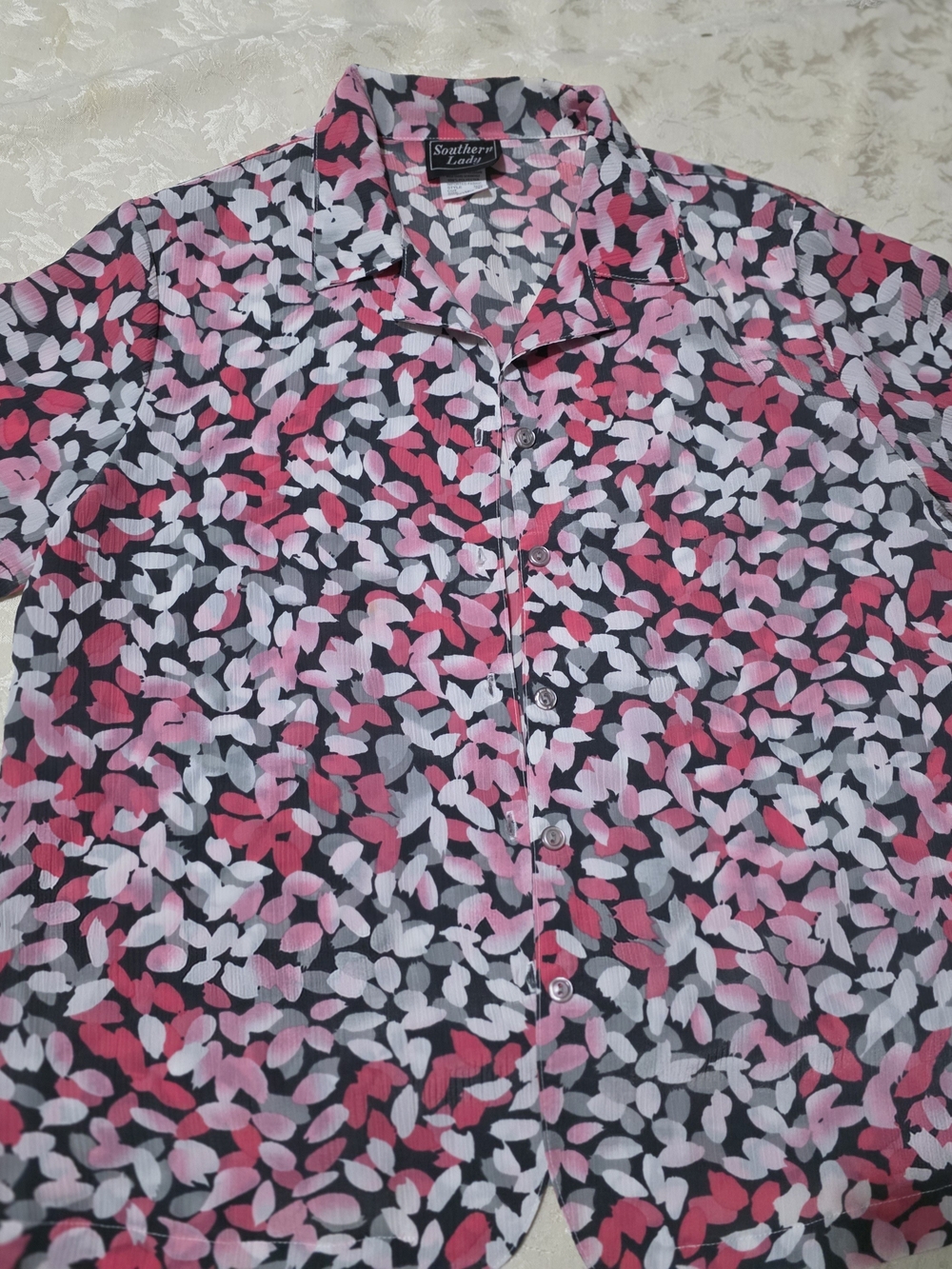 Southern Lady Pink, White & Black Leaf-Print Button Down Shirt
